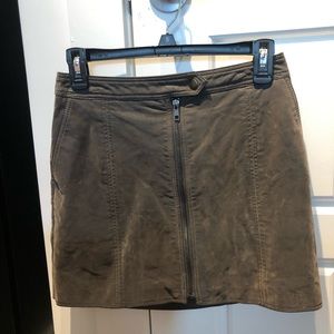 Grey after People skirt